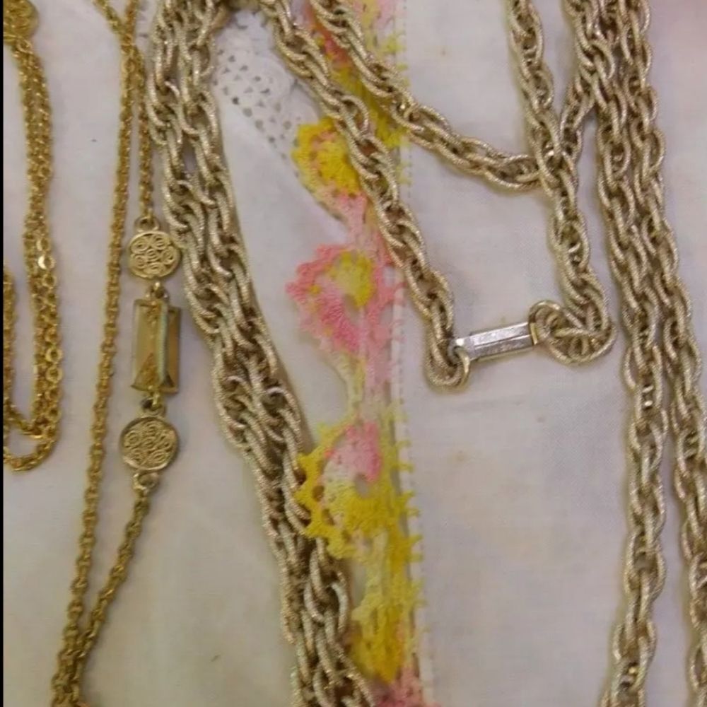 Designer Gold tone Chain Necklaces LOT of Four Chain Coventry Western Germany - Picture 4 of 10